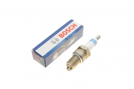 Свеча зажигания Standard Super W8DC BOSCH 0 241 229 715