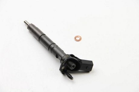 Інжектор CR MERCEDES-BENZ 3,0 CDI 05-15 BOSCH 0 445 115 063