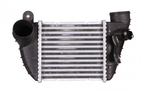 Интеркулер AI TT(98-)1.8 T(+)[OE 8N0.145.803 C] NISSENS 96747